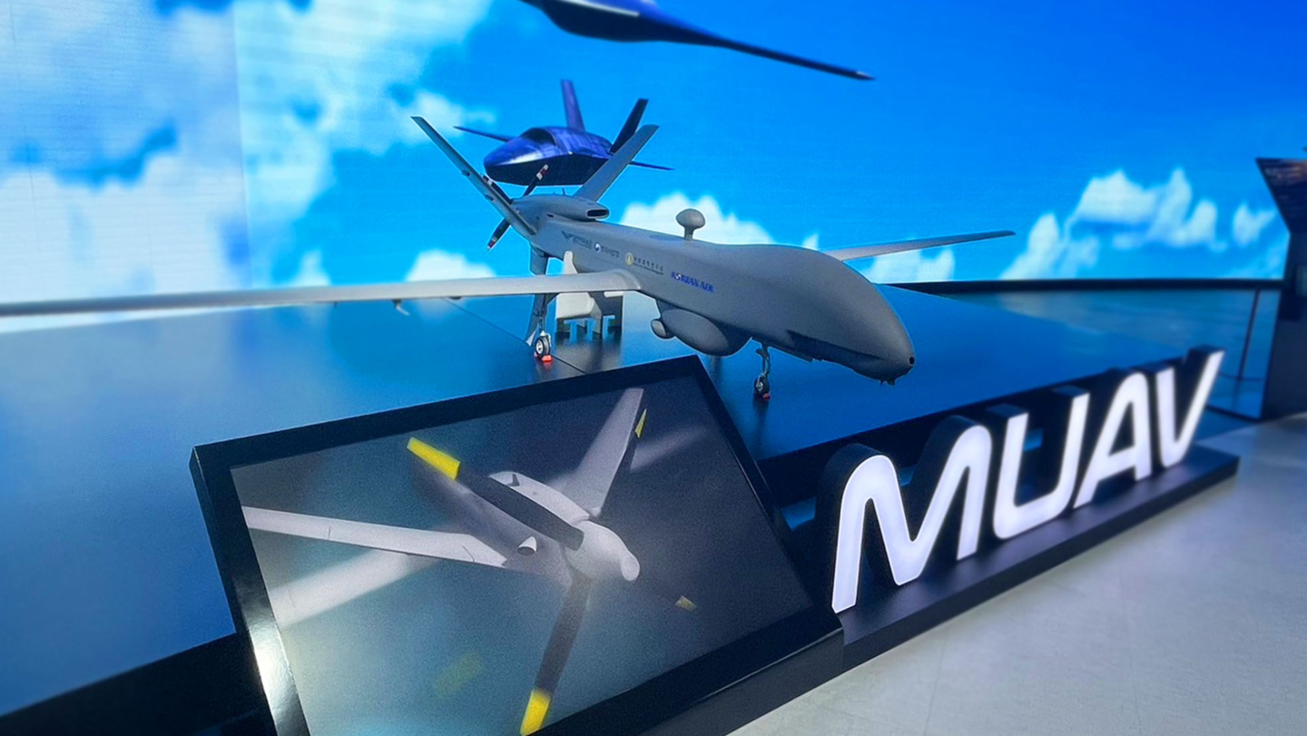 飛行機の模型写真